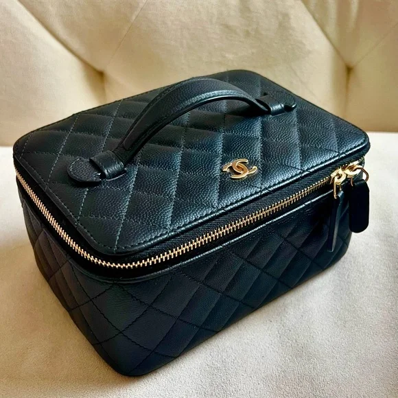 Chanel Caviar Vanity Jewelry case - Picture 1 of 11